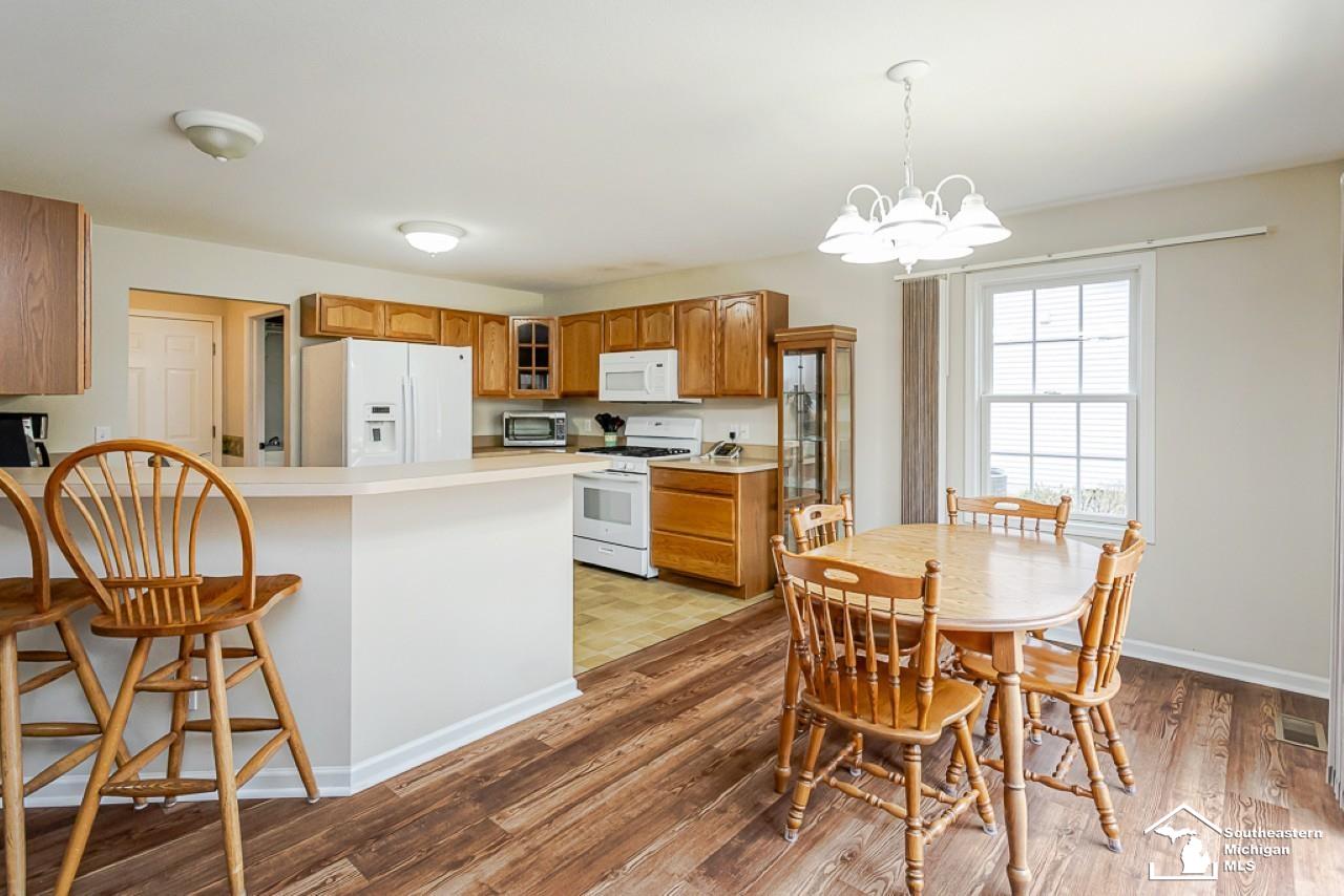 1897 Allan Street Adrian, MI 49221 - Photo 8 of 32