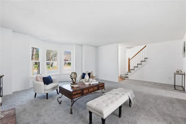 $425,000 | 1601 Northeast 81st Street, Kansas City, MO 64118