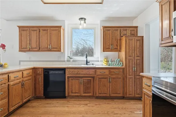 $425,000 | 1601 Northeast 81st Street, Kansas City, MO 64118