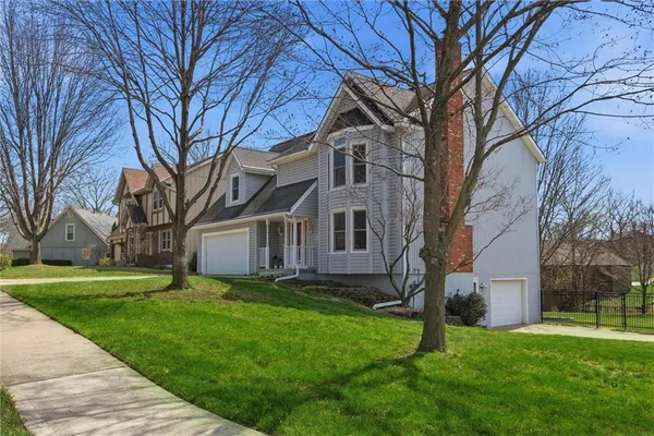 $425,000 | 1601 Northeast 81st Street, Kansas City, MO 64118