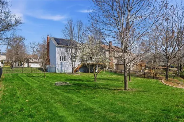 $425,000 | 1601 Northeast 81st Street, Kansas City, MO 64118