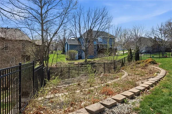 $425,000 | 1601 Northeast 81st Street, Kansas City, MO 64118