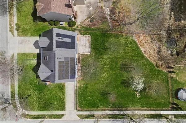 $425,000 | 1601 Northeast 81st Street, Kansas City, MO 64118