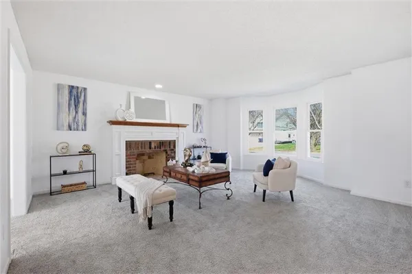 $425,000 | 1601 Northeast 81st Street, Kansas City, MO 64118