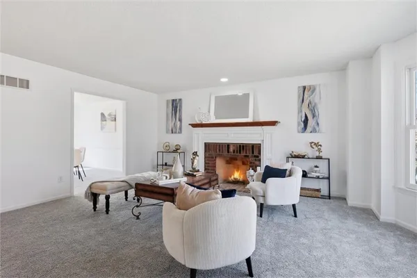 $425,000 | 1601 Northeast 81st Street, Kansas City, MO 64118