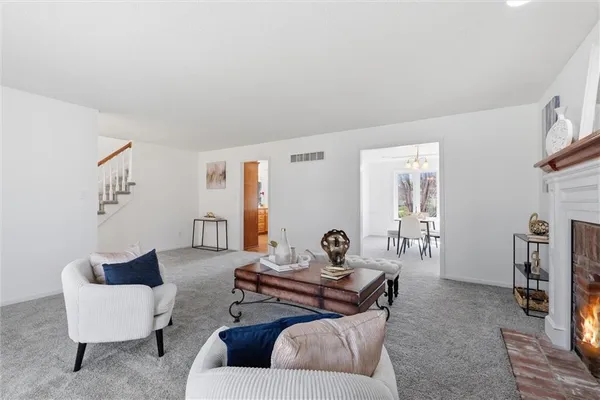 $425,000 | 1601 Northeast 81st Street, Kansas City, MO 64118