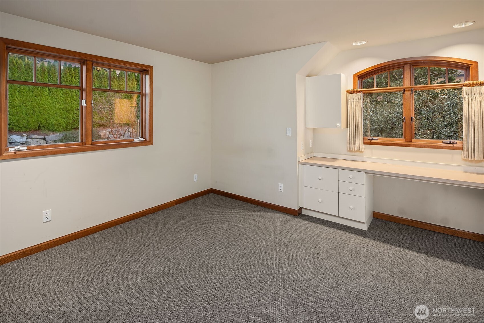 8901 Northeast 36th Street Yarrow Point, WA 98004 - Photo 35 of 40