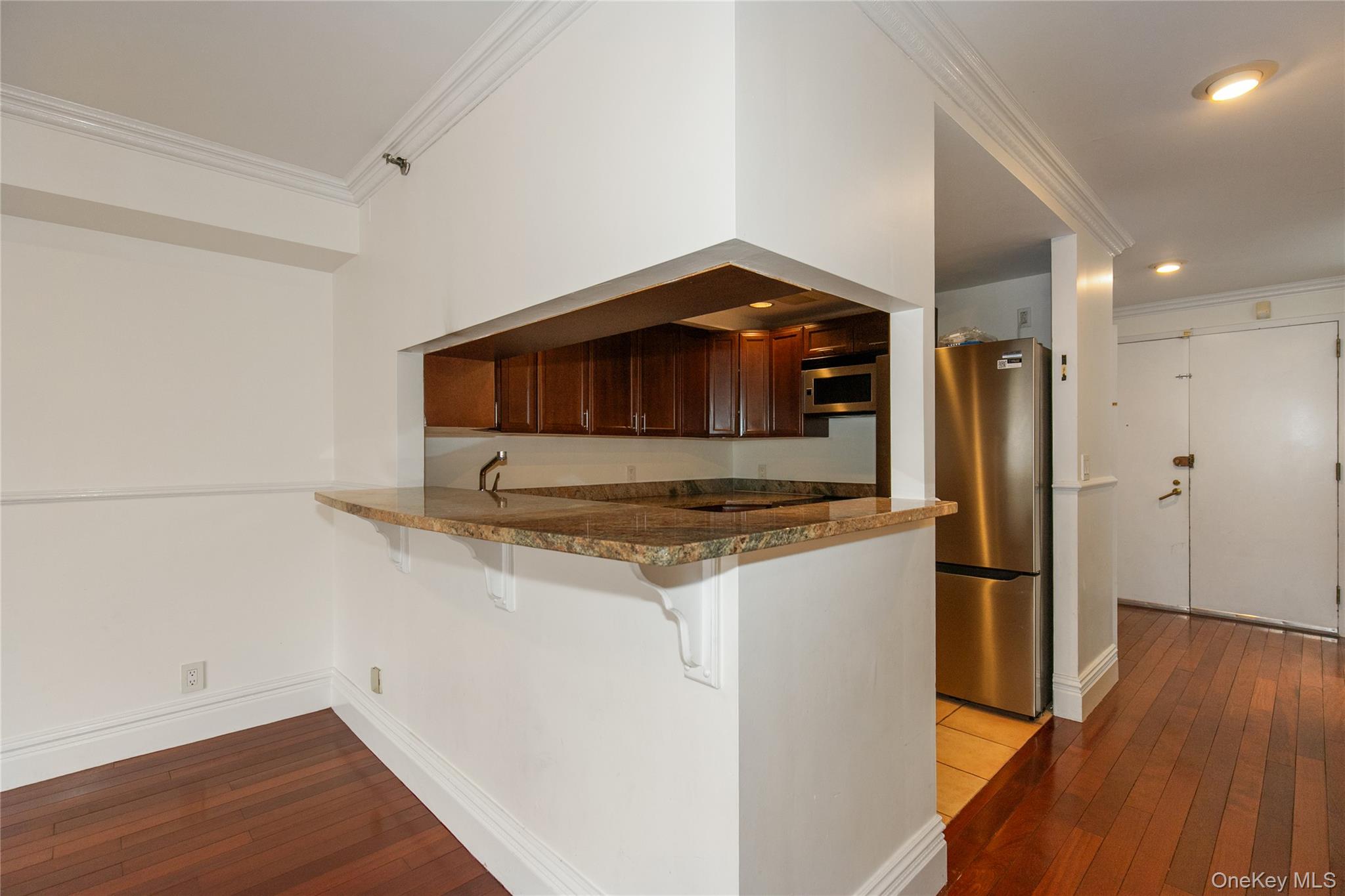 100 Cutter Mill Road, Unit 4V Great Neck, NY 11021 - Photo 14 of 28 Gallery Image 14