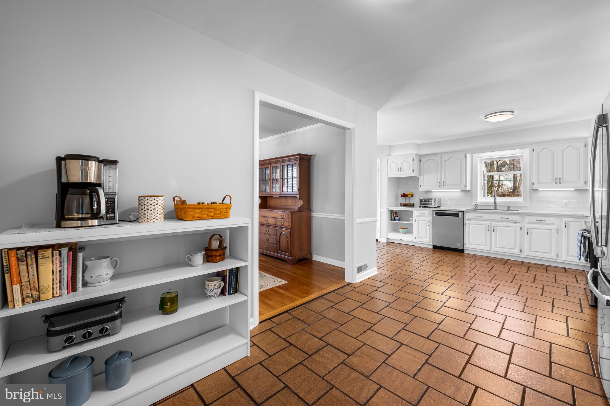 8517 Tallwood Road Lutherville-Timonium, MD 21093 - Photo 13 of 56