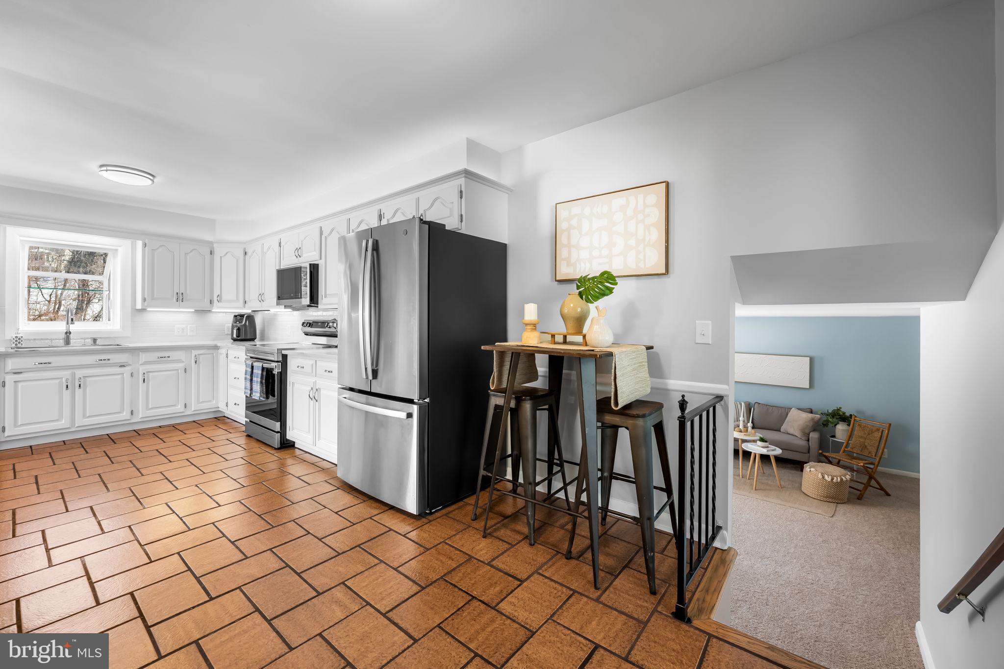 8517 Tallwood Road Lutherville-Timonium, MD 21093 - Photo 9 of 56