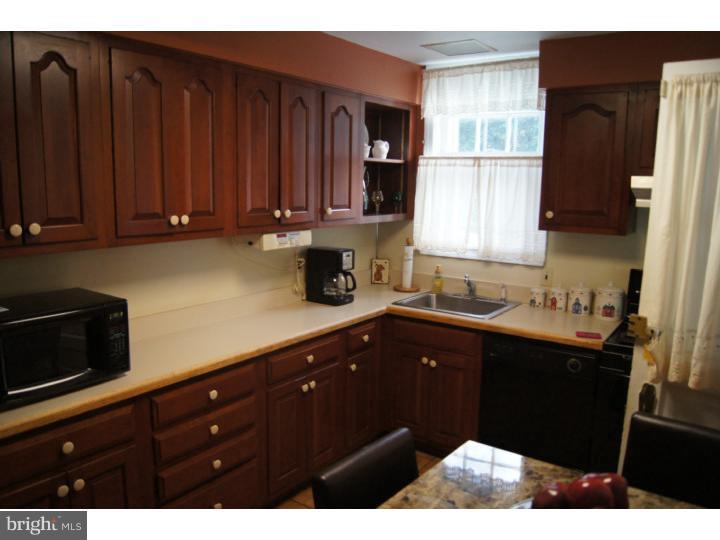 7326 Ryers Avenue Philadelphia, PA 19111 - Photo 8 of 25 Kitchen