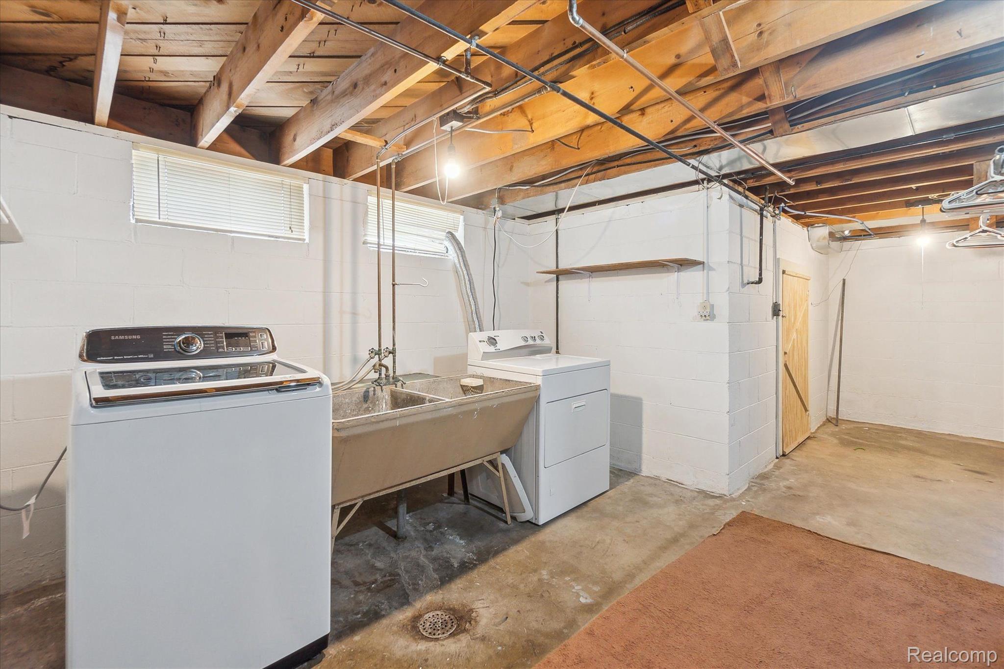 6421 Fenton Road Flint, MI 48507 - Photo 29 of 58