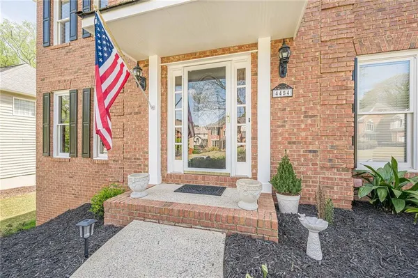 $780,000 | 4454 Woodford Pass Northeast, Roswell, GA 30075