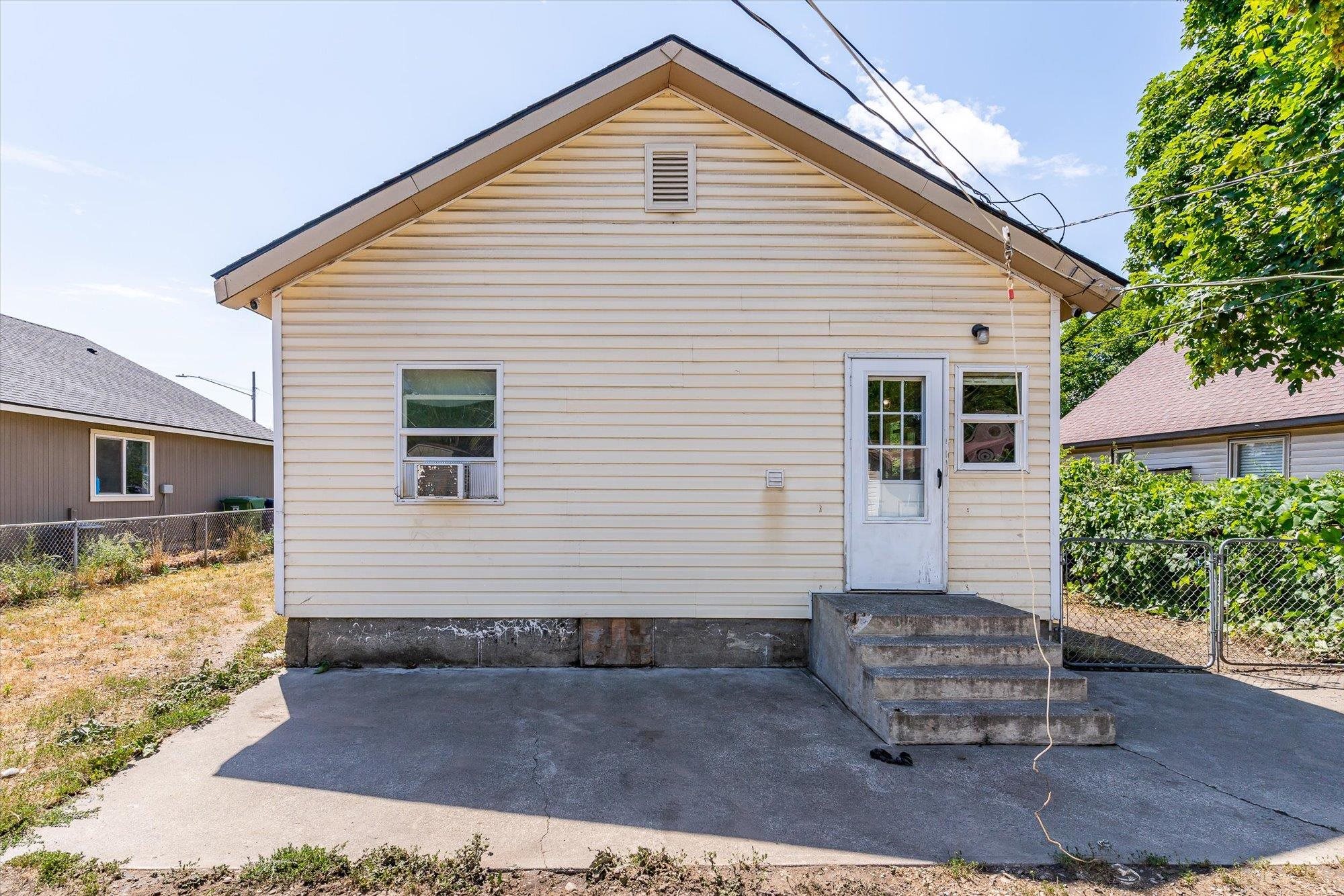 2623 East Sharp Avenue Spokane, WA 99202 - Photo 17 of 27