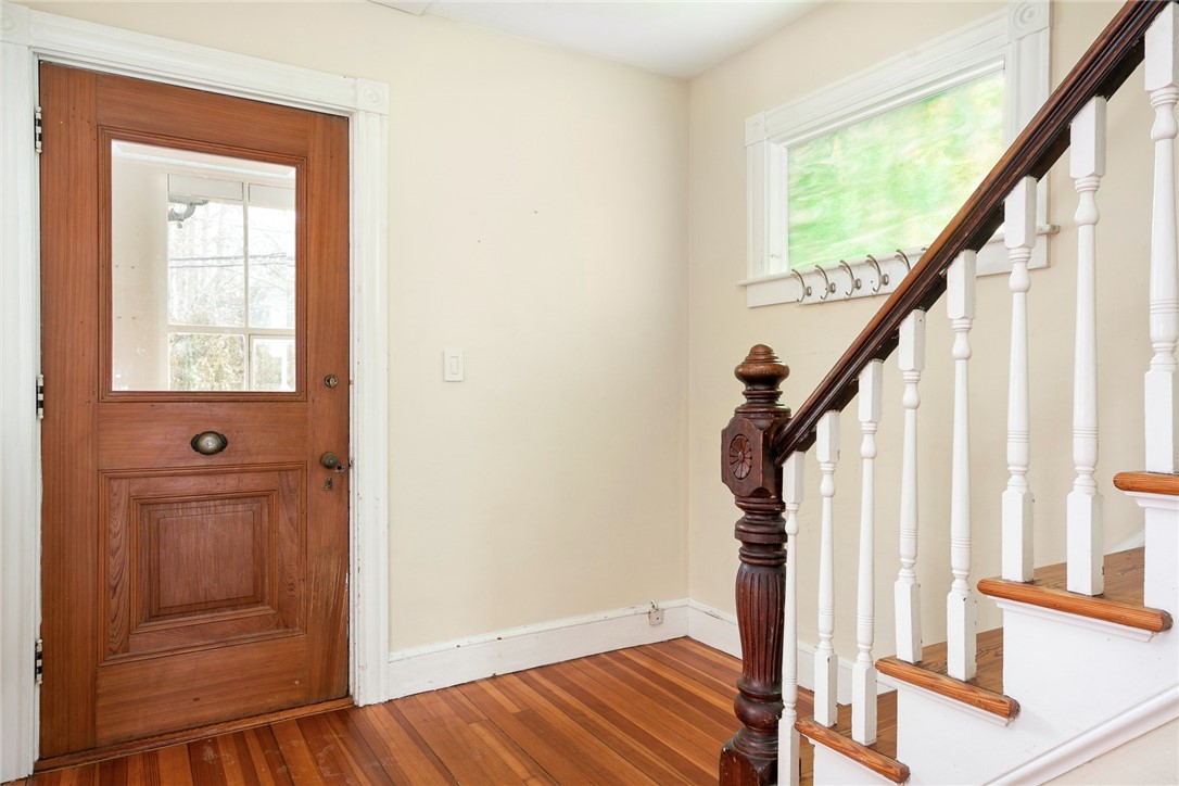 5 Cummings Road Newport, RI 02840 - Photo 13 of 26