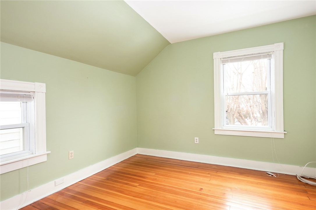 5 Cummings Road Newport, RI 02840 - Photo 19 of 26