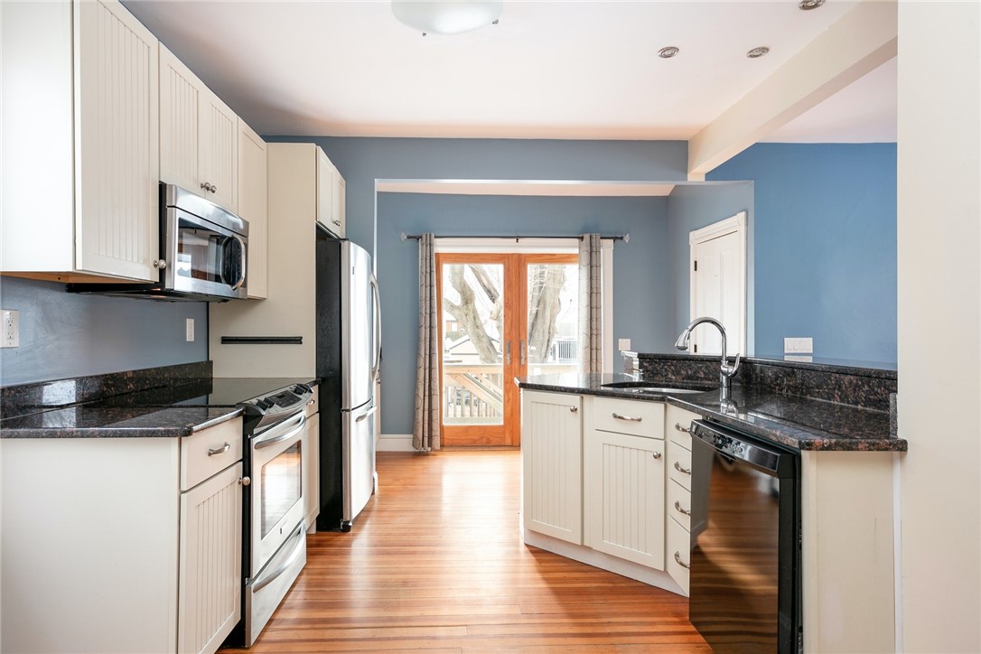 5 Cummings Road Newport, RI 02840 - Photo 2 of 26
