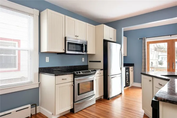 $3,900 | 5 Cummings Road, Newport, RI 02840