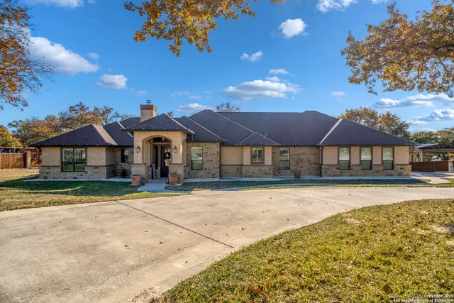 $600,000 | 113 Eden Crossing, Adkins, TX 78101