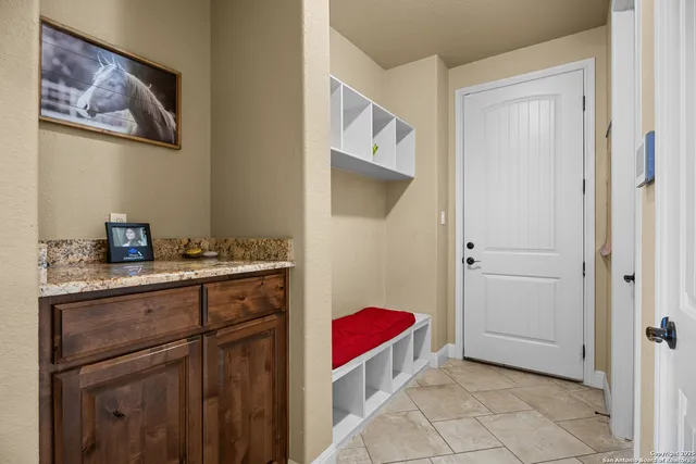 $600,000 | 113 Eden Crossing, Adkins, TX 78101