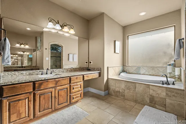 $600,000 | 113 Eden Crossing, Adkins, TX 78101