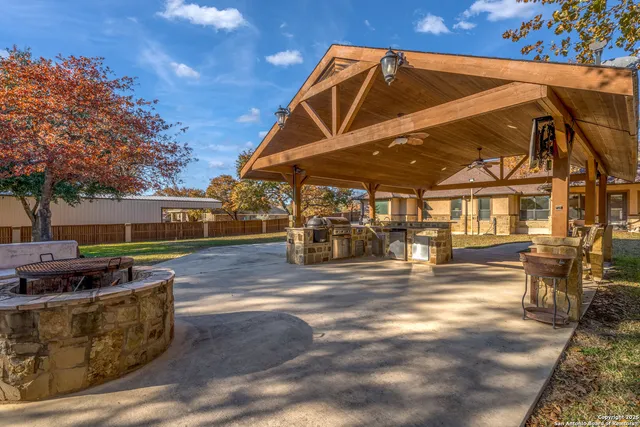 $600,000 | 113 Eden Crossing, Adkins, TX 78101