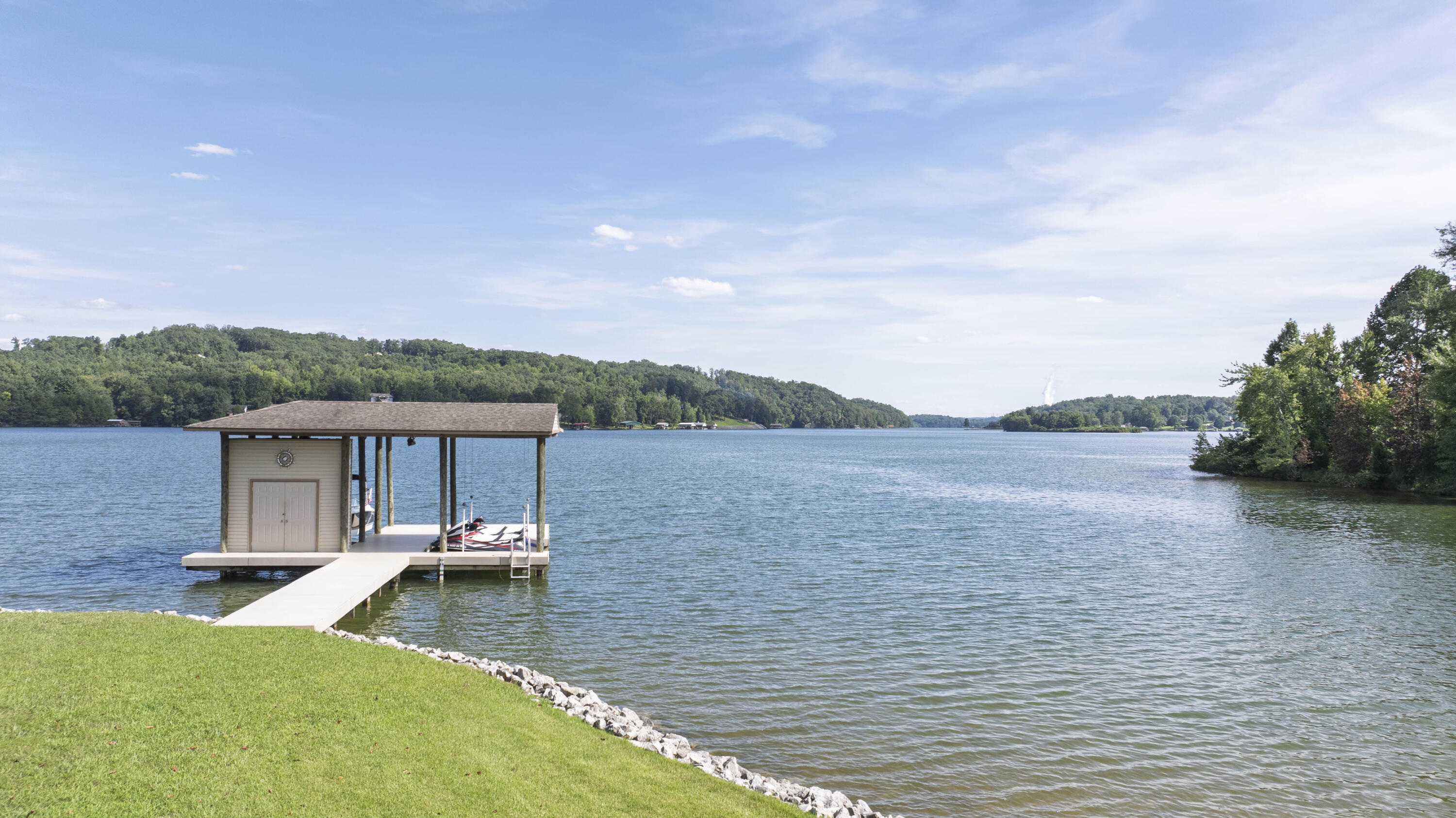 199 Piney Bay Ln Spring Spring City, TN 37381 - Photo 5 of 59 58