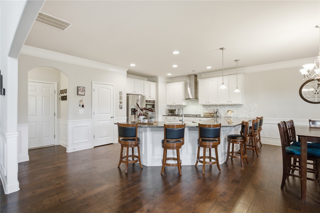 120 Jones Creek Circle Anderson, SC 29621 - Photo 5 of 43 This spacious kitchen offers a large island with ample seating and stainless steel appliances.