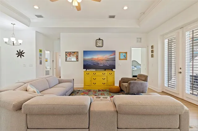 $775,000 | 6318 31st Street South, St. Petersburg, FL 33712