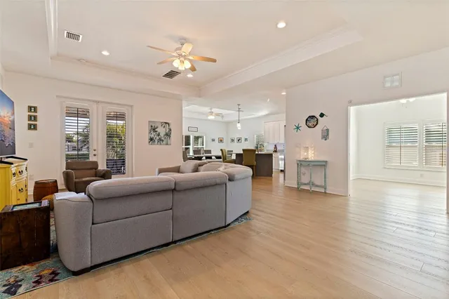 $775,000 | 6318 31st Street South, St. Petersburg, FL 33712