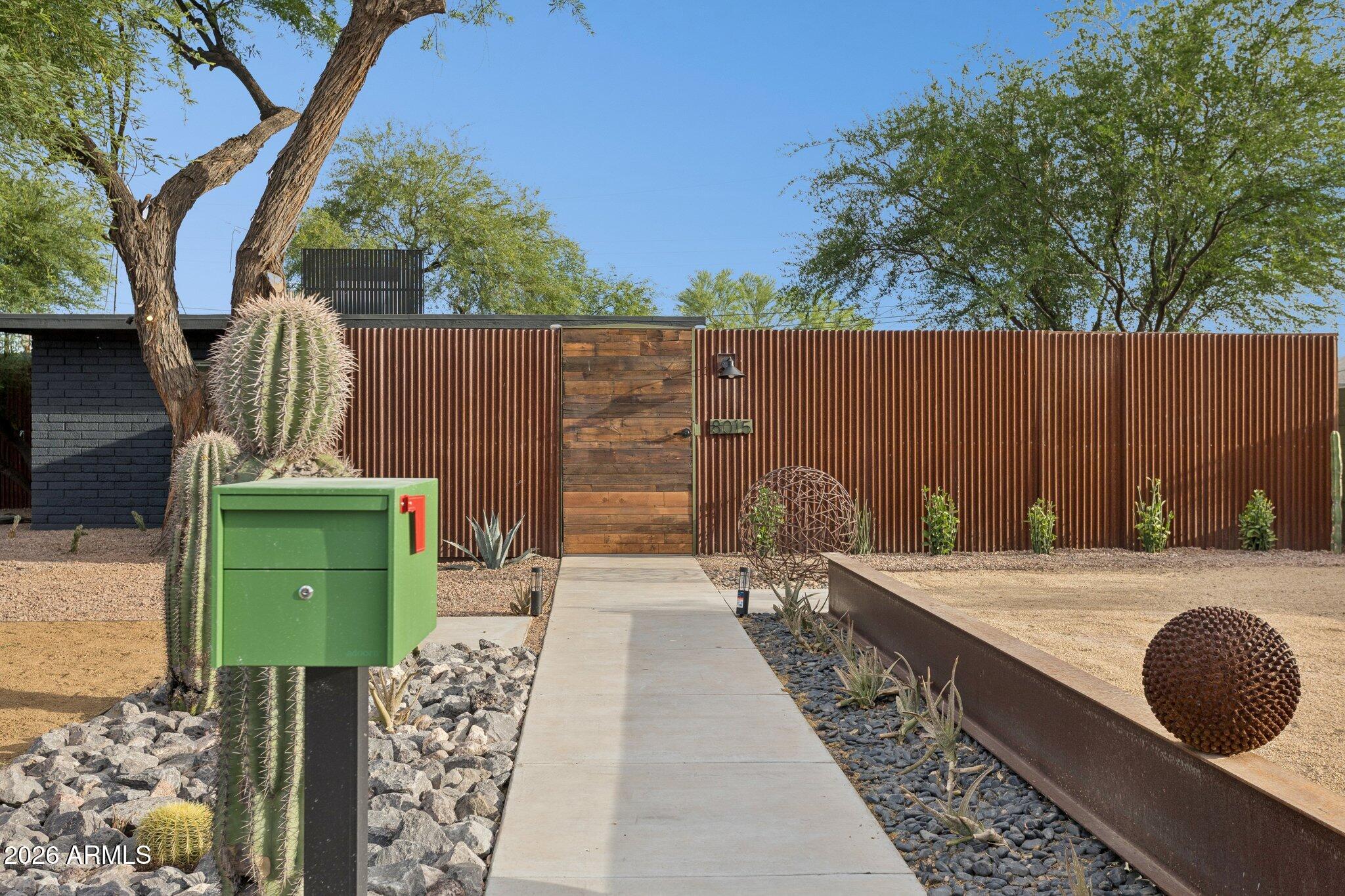 8015 East Coronado Road Scottsdale, AZ 85257 - Photo 6 of 93 Contemporary landscape design