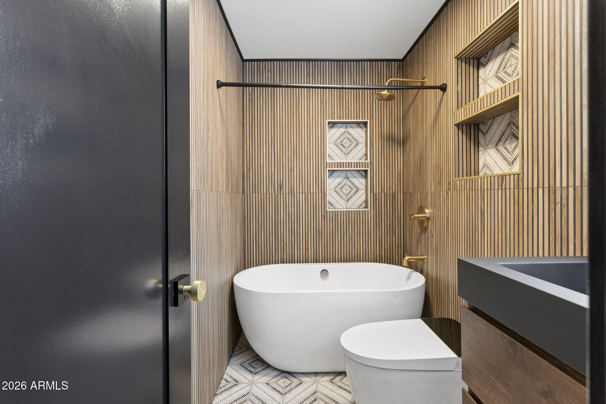 8015 East Coronado Road Scottsdale, AZ 85257 - Photo 25 of 93 Spa-inspired hall bath