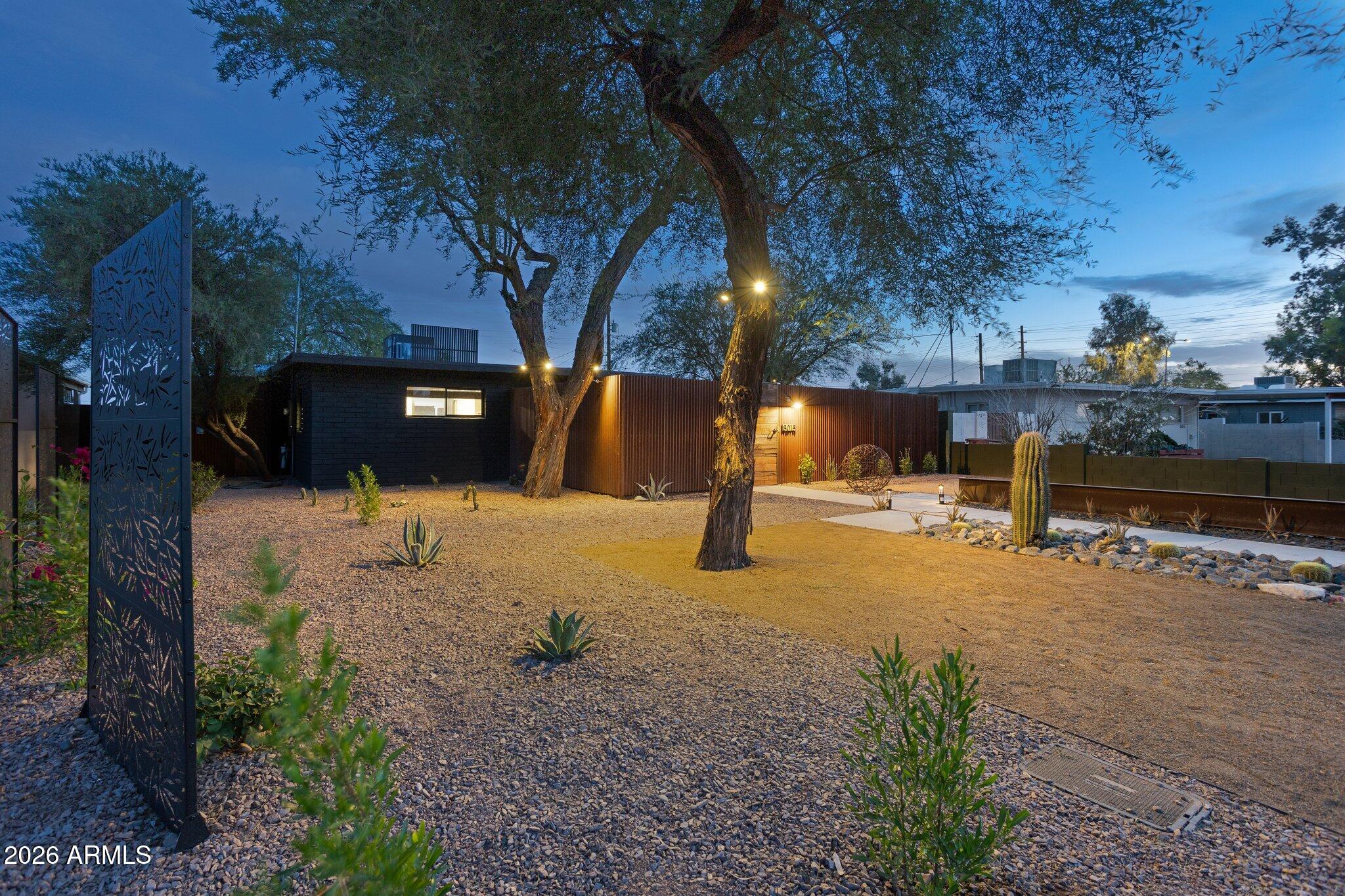 8015 East Coronado Road Scottsdale, AZ 85257 - Photo 35 of 93 Front of home at dusk