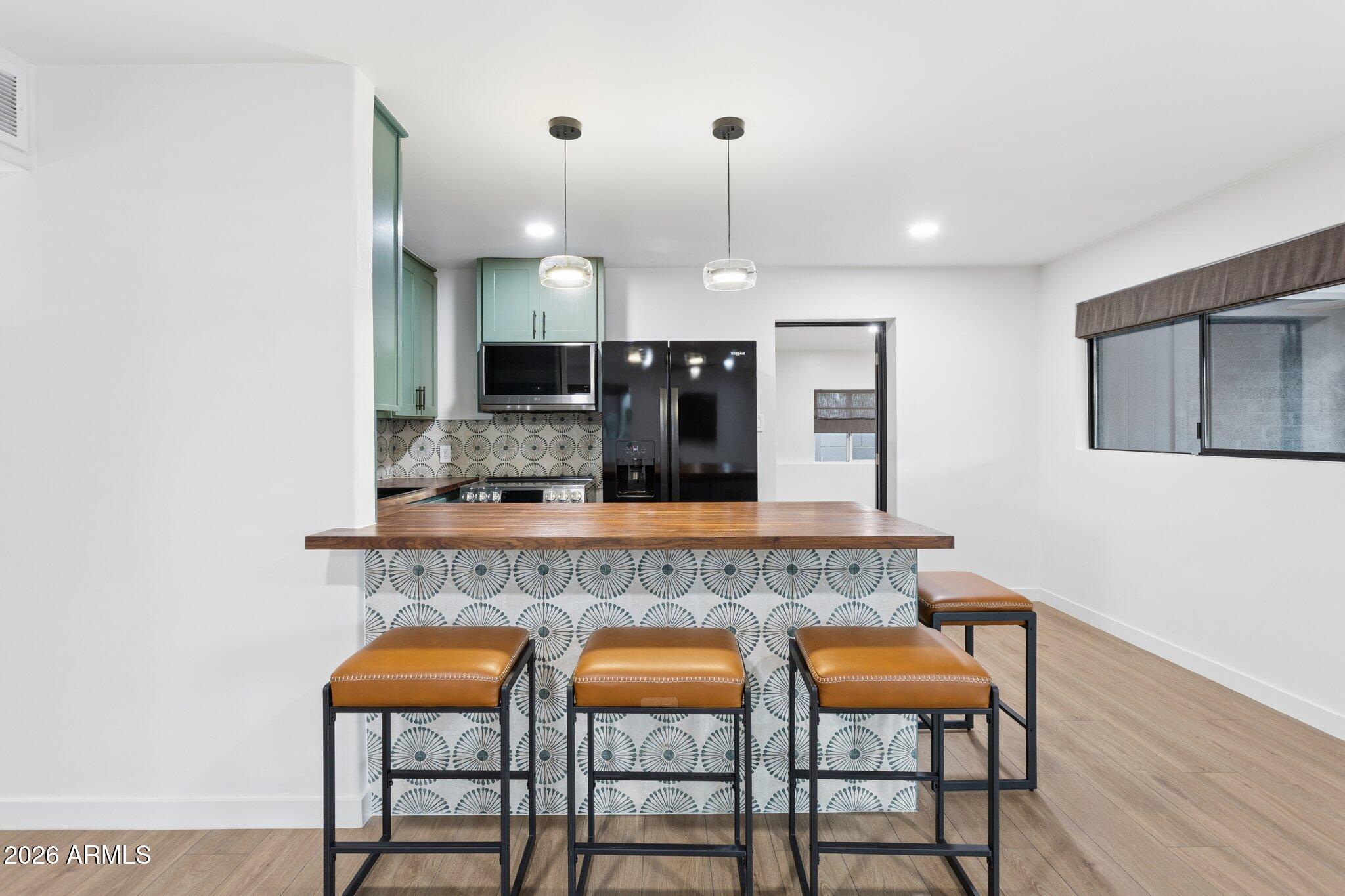8015 East Coronado Road Scottsdale, AZ 85257 - Photo 53 of 93 Kitchen breakfast bar