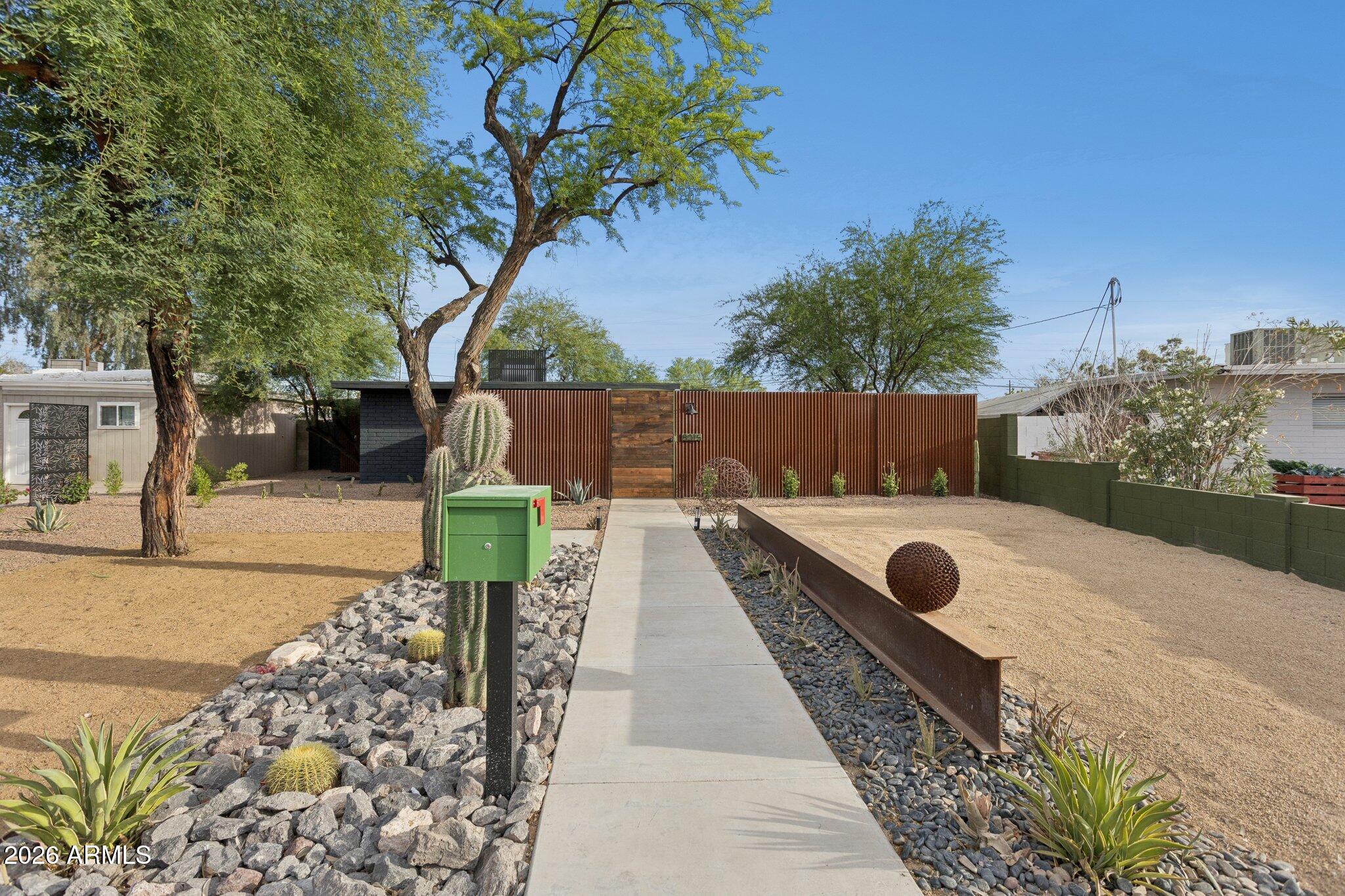 8015 East Coronado Road Scottsdale, AZ 85257 - Photo 5 of 93 Exceptional privacy from the street