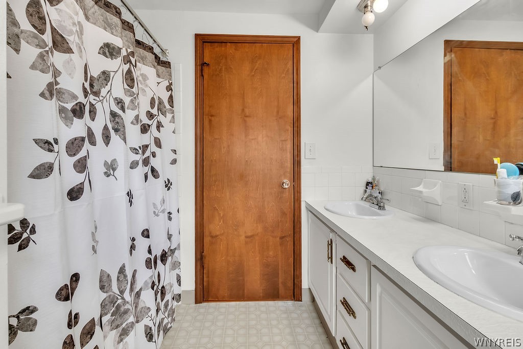 223 West Klein Road Amherst, NY 14221 - Photo 40 of 49