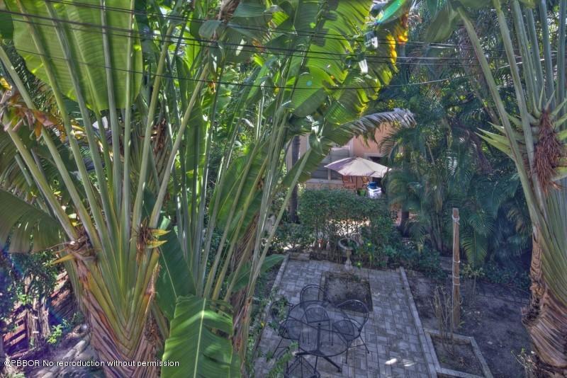 339 Cocoanut Row Palm Beach, FL 33480 - Photo 23 of 25 a view of a garden