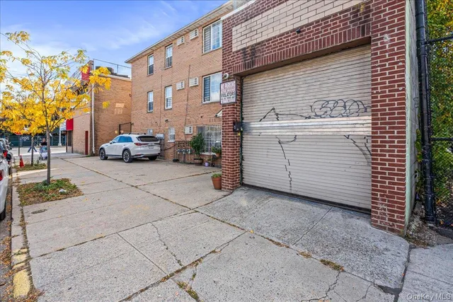 $1,400,000 | 191-13 Jamaica Avenue | Hollis