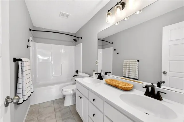 $515,000 | 1808 West Catalpa Street, Olathe, KS 66061