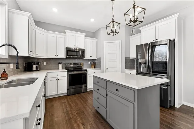 $515,000 | 1808 West Catalpa Street, Olathe, KS 66061