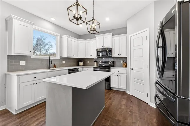 $515,000 | 1808 West Catalpa Street, Olathe, KS 66061