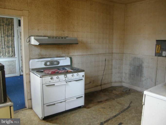 515 Club Road Tracys Landing, MD 20779 - Photo 5 of 17 Kitchen