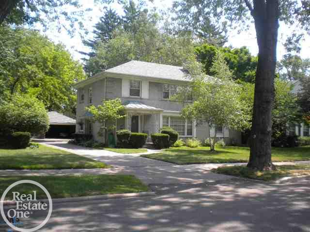 928 Harcourt Road Grosse Pointe, MI 48230 - Photo 1 of 19 31326556.JPG
