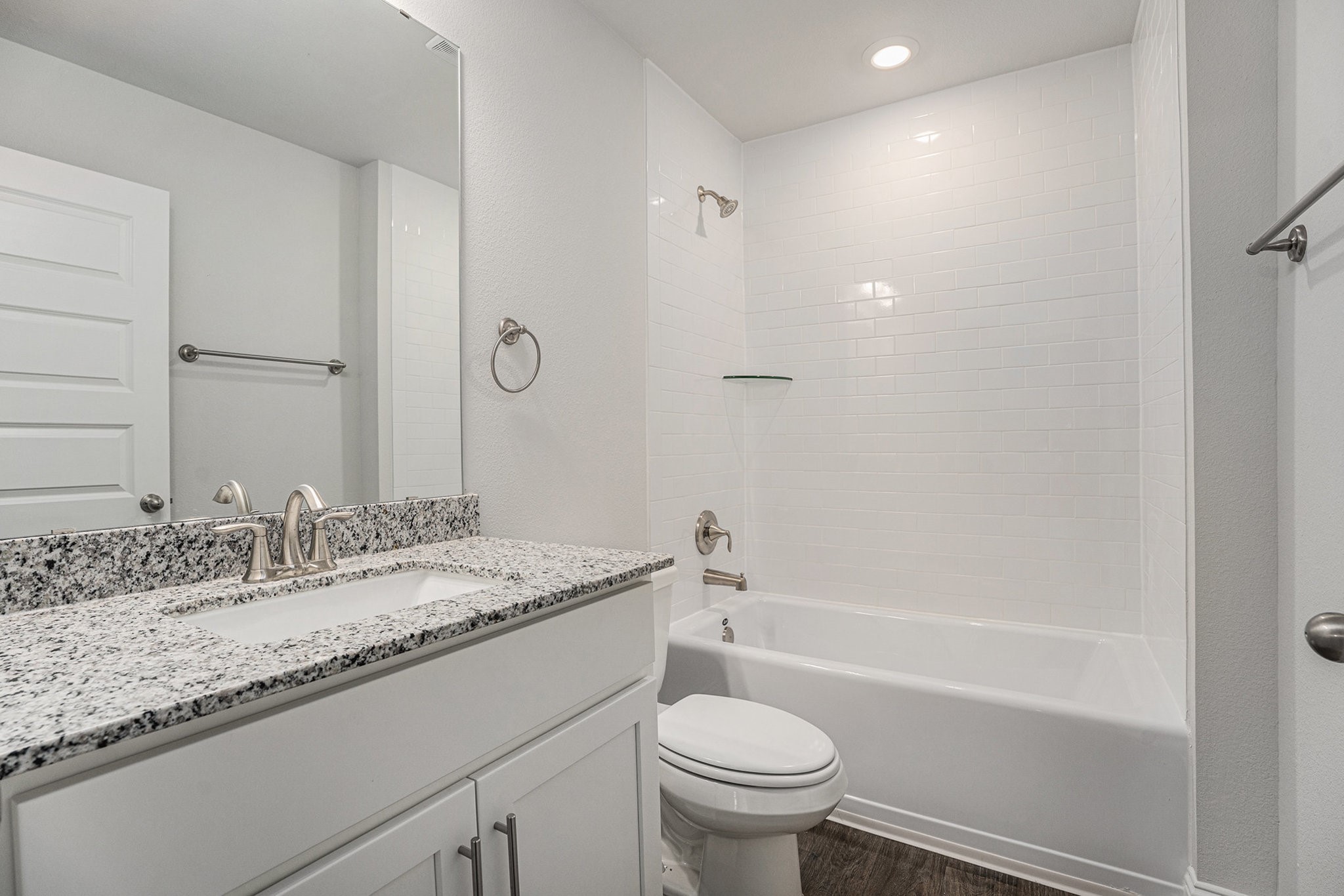 33 Greenbriar Loop Angleton, TX 77515 - Photo 12 of 18