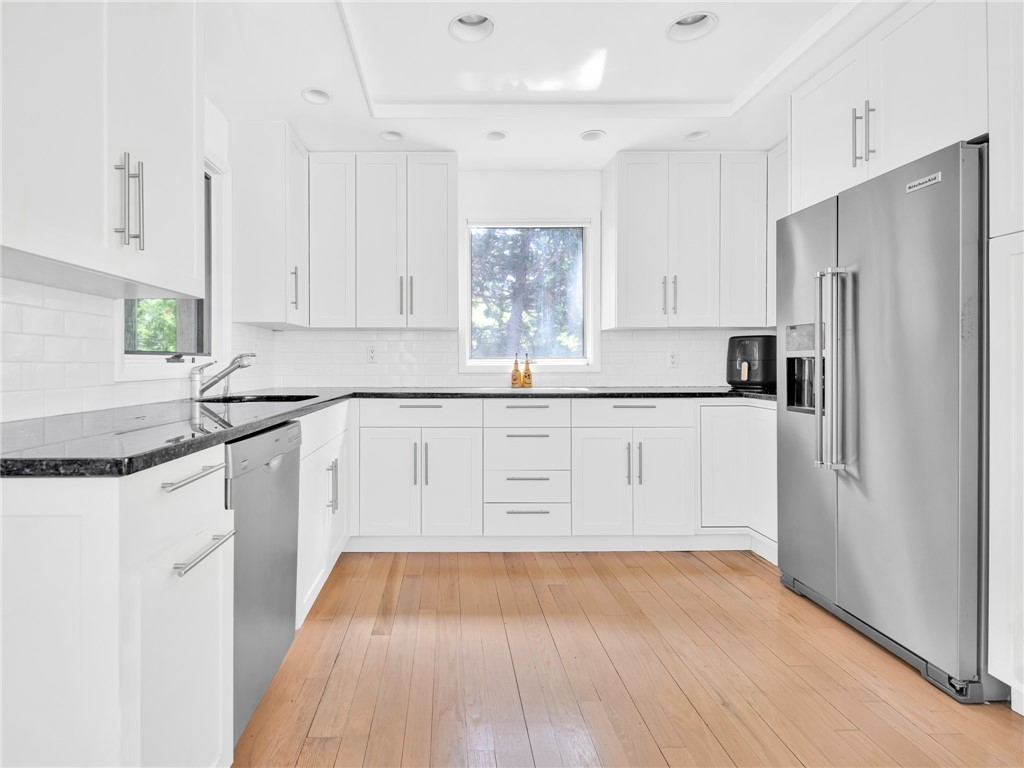 275 Boston Neck Road Narragansett, RI 02882 - Photo 13 of 46