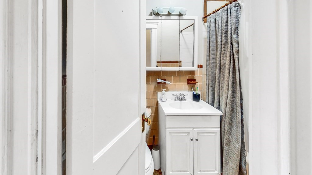 142 Sutherland Road Boston, MA 02135 - Photo 12 of 42