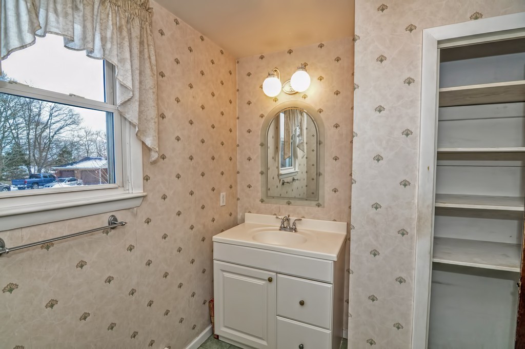4 Reservoir Road Gloucester, MA 01930 - Photo 20 of 30 Gallery Image 20
