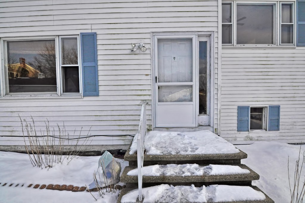 4 Reservoir Road Gloucester, MA 01930 - Photo 3 of 30 Gallery Image 3