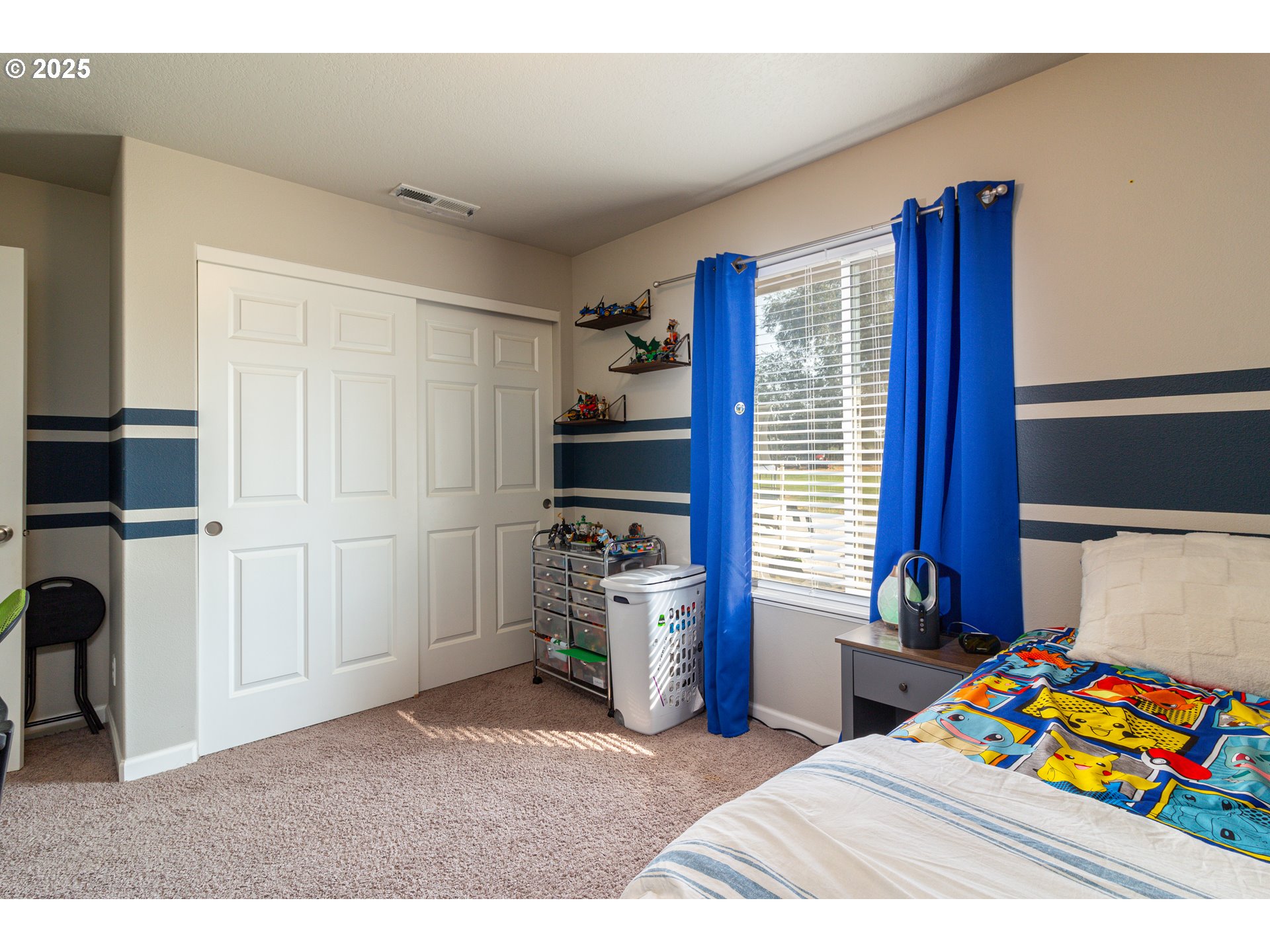 1815 Minnehaha Road Hermiston, OR 97838 - Photo 12 of 34 a bedroom with furniture and a window