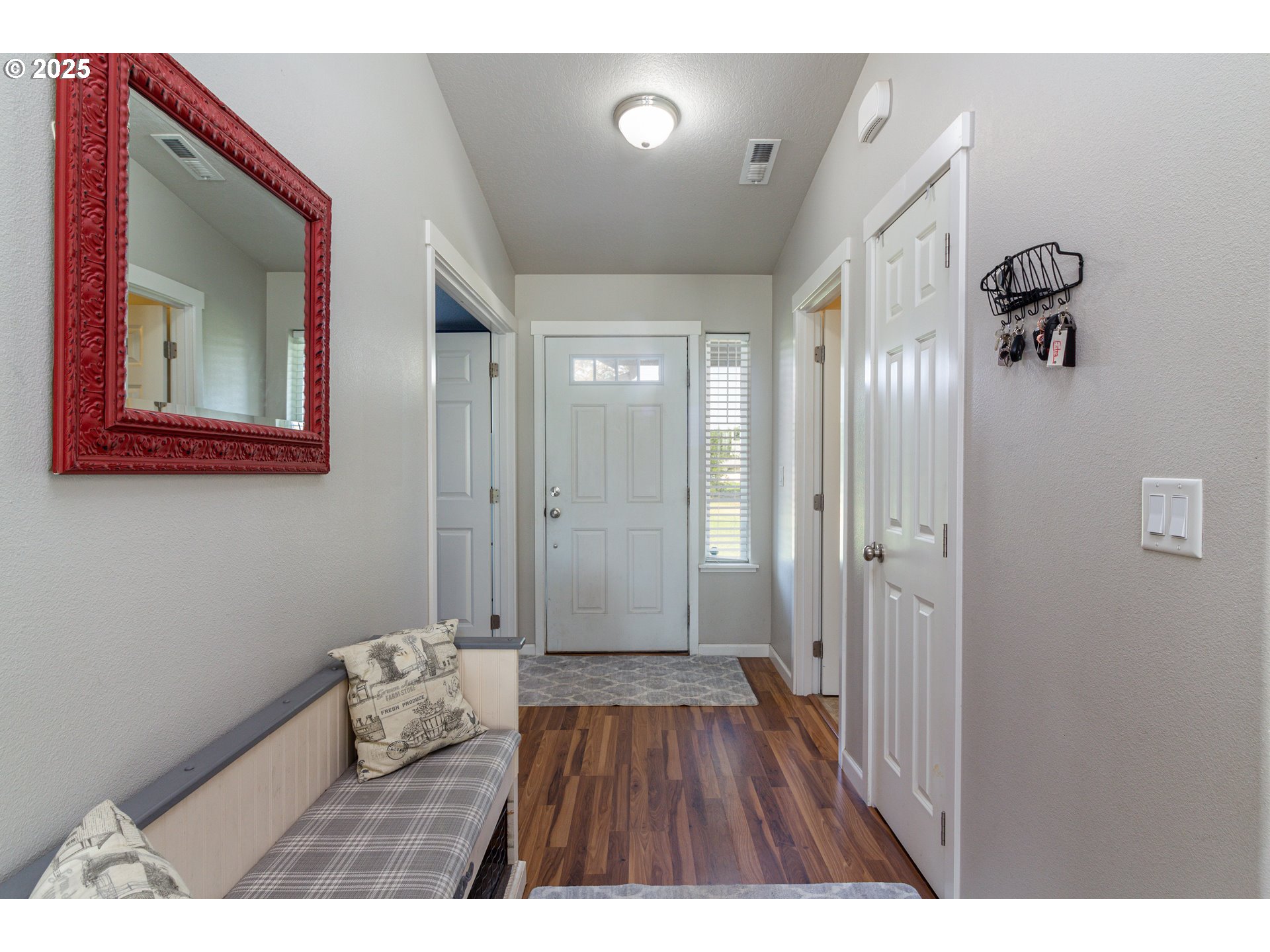 1815 Minnehaha Road Hermiston, OR 97838 - Photo 4 of 34 a bathroom with a sink and mirror